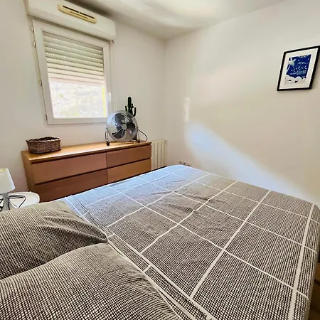 Magnificent Renovated Apartment, 2 Of 45 M2, Close Tothe Sea, Floor, Terrace *