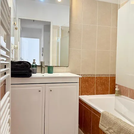 Apartamento Magnificent Renovated Apartment, 2 Of 45 M2, Close Tothe Sea, Floor, Terrace *
