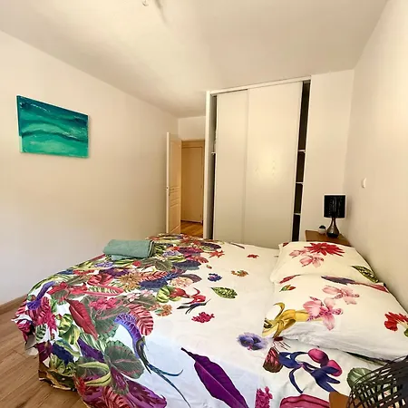 Magnificent Renovated Apartment, 2 Of 45 M2, Close Tothe Sea, Floor, Terrace Appartamento *